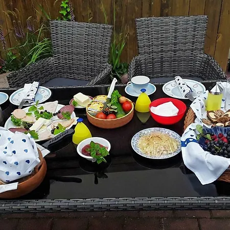 Gaestezimmer Sommer 3*